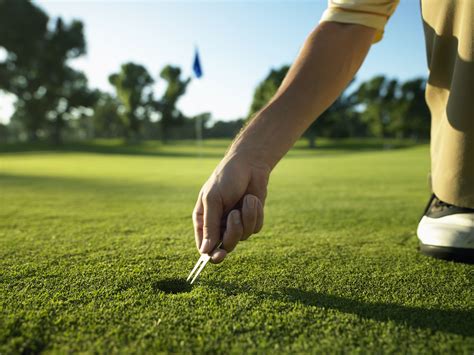 golf divot tool